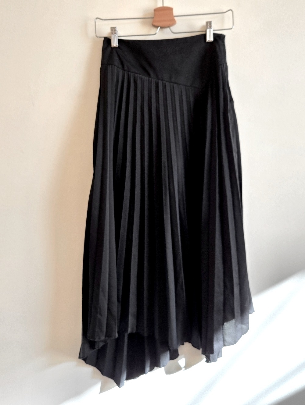 ZARA I XS Pleated Midi Skort I black